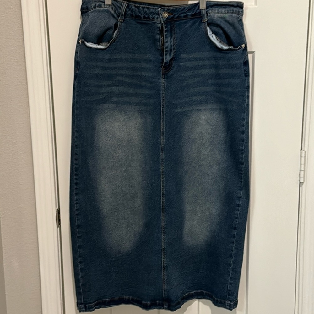 Plus sized blue skirt